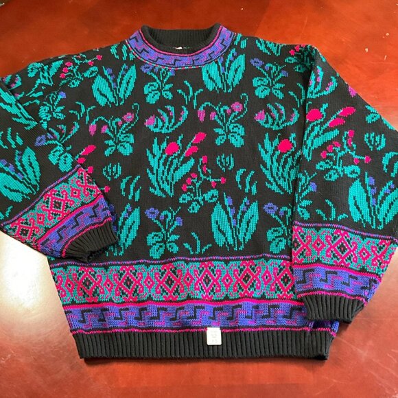 Vintage Nichelle & Dana Scott Sweater Bundle – Bold Floral & Geometric Patterns - Picture 3 of 8